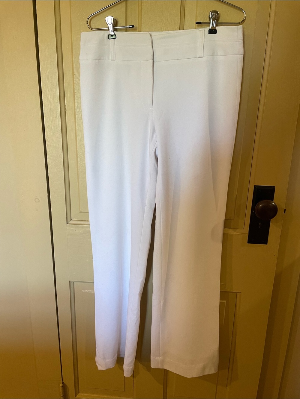 ATELIER LUXE White long wide leg pants. Really nice fabric size 4